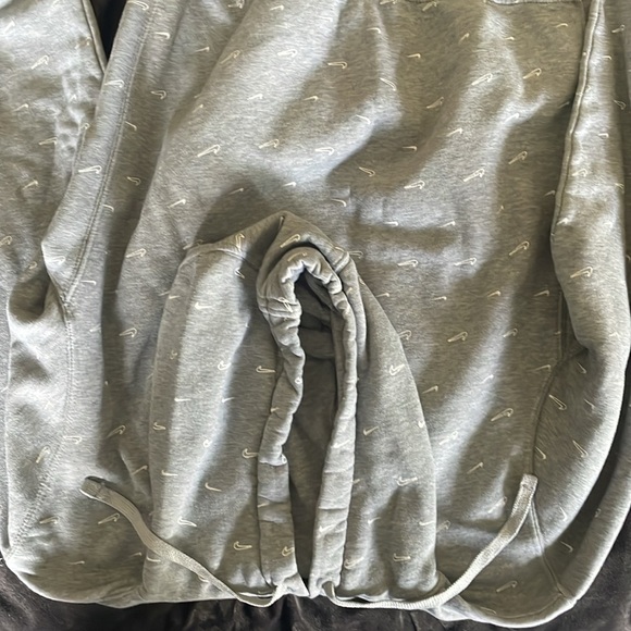 Nike hoodie - Picture 6 of 7